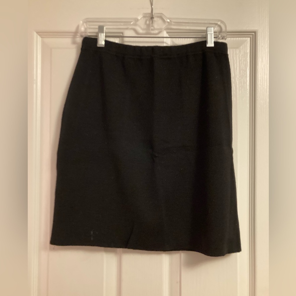 Icelandic Design Wool Knit Skirt with Elastic Waist. Black. Size Small.